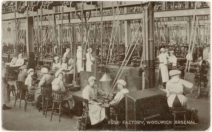 1024px-Workers_in_the_fuse_factory_Woolwich_Arsenal_Flickr_4615367952_d40a18ec24_o